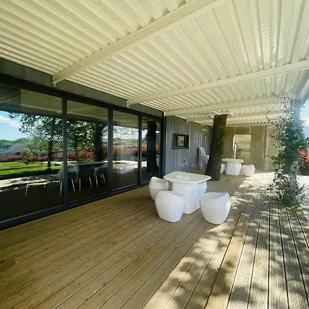 Con Jardín Rodeado De Viñedos *