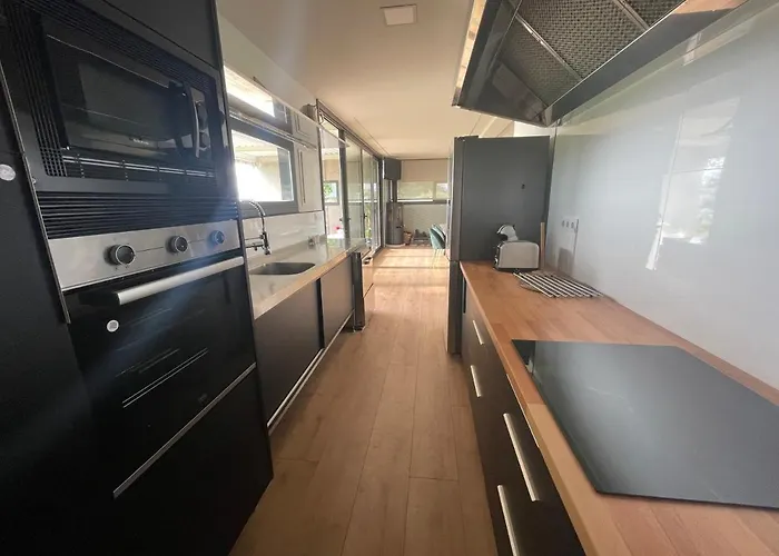 Con Jardin Rodeado De Vinedos * Ribadumia